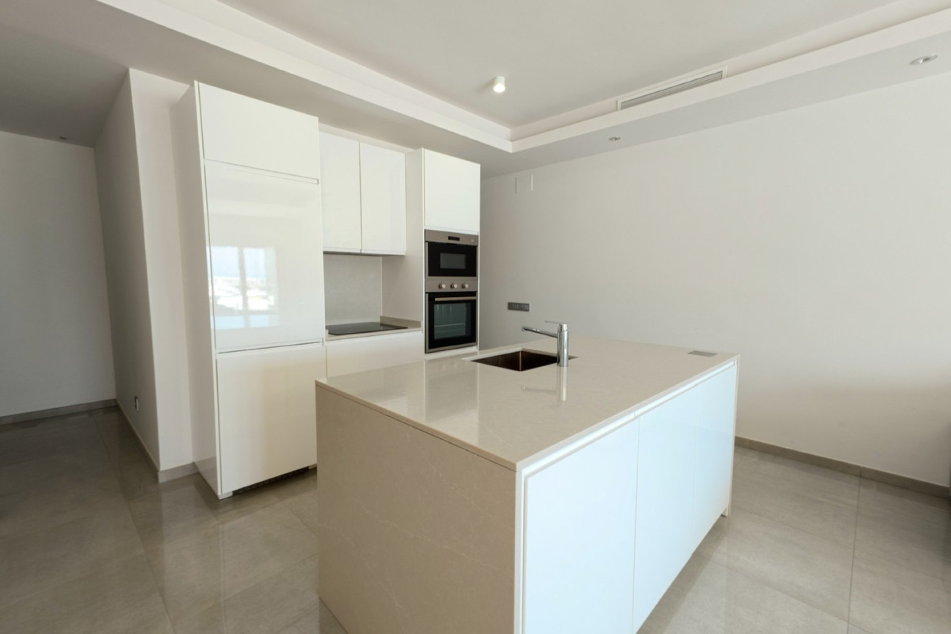 Resale - apartment - Marbella - Puerto Banús