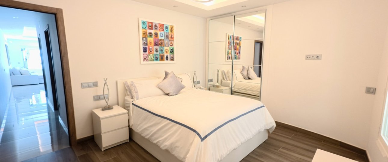 Resale - apartment - Marbella - Puerto Banús