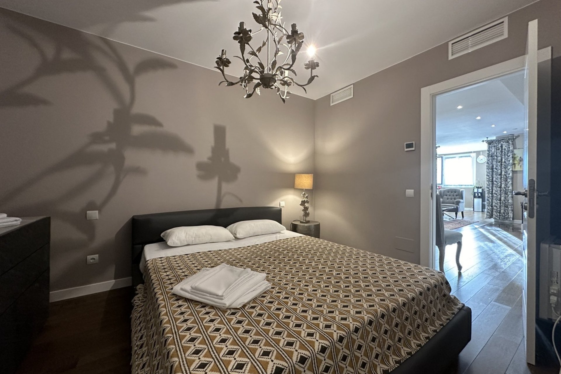 Resale - apartment - Marbella - Puerto Banús