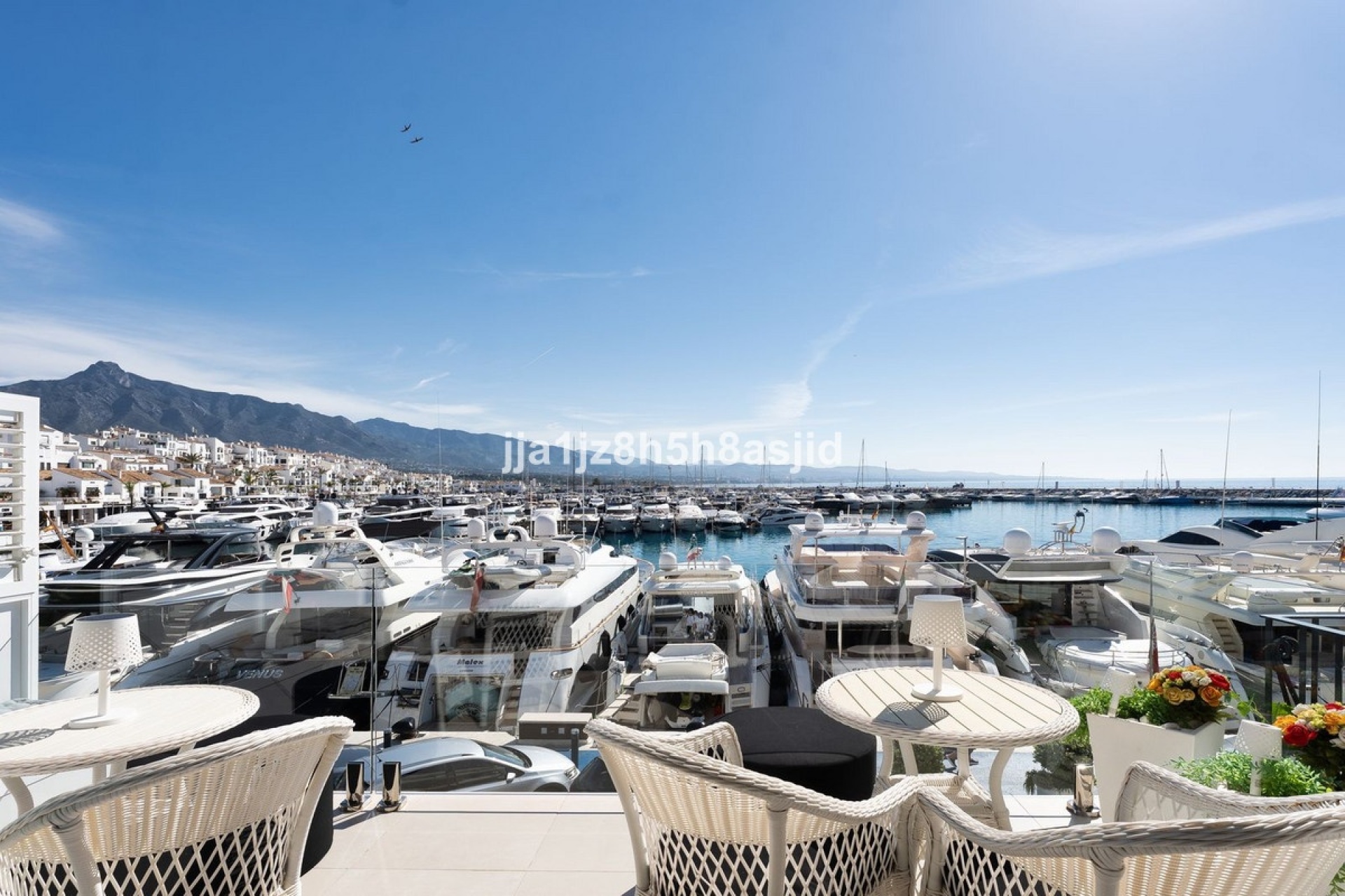 Resale - apartment - Marbella - Puerto Banús
