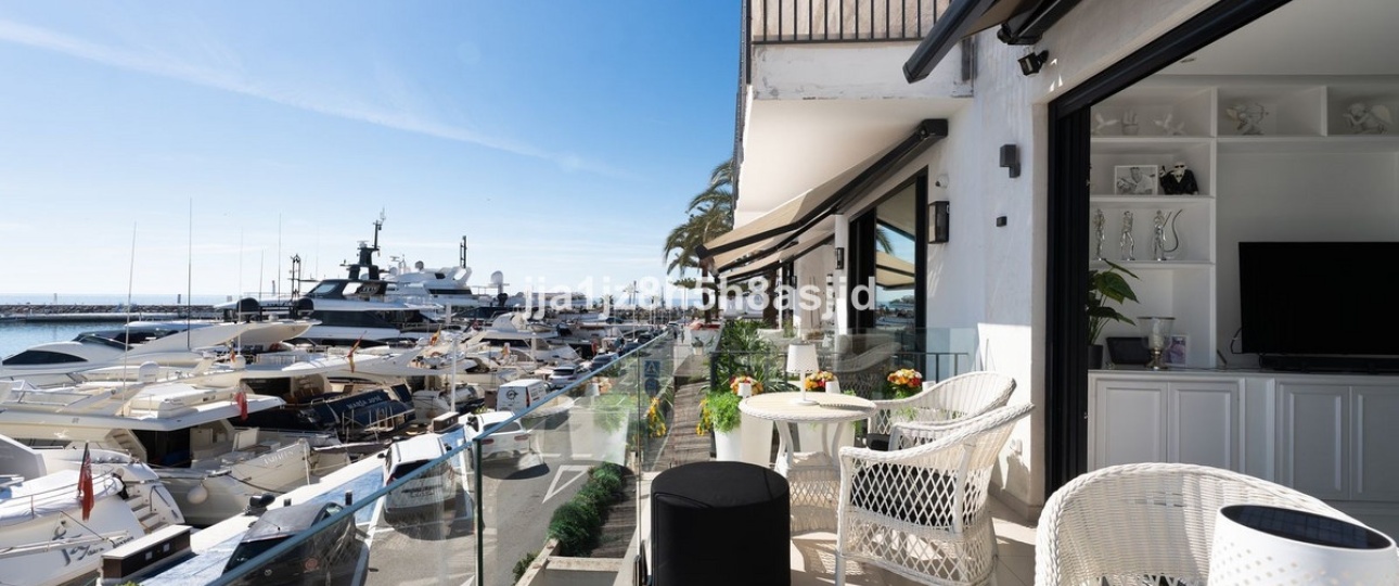 Resale - apartment - Marbella - Puerto Banús