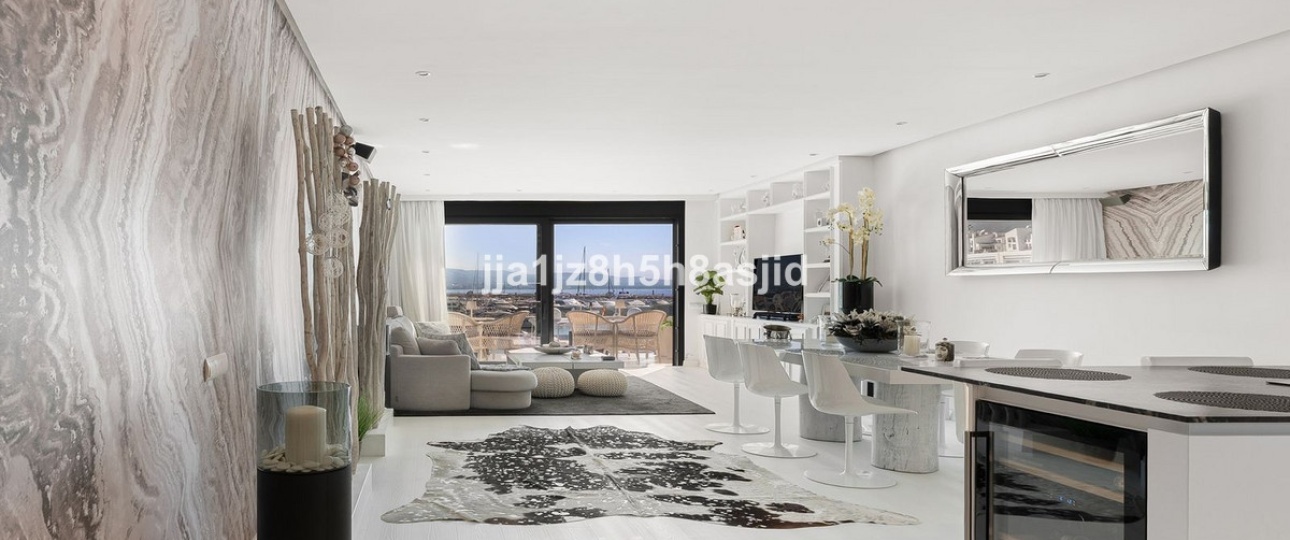 Resale - apartment - Marbella - Puerto Banús