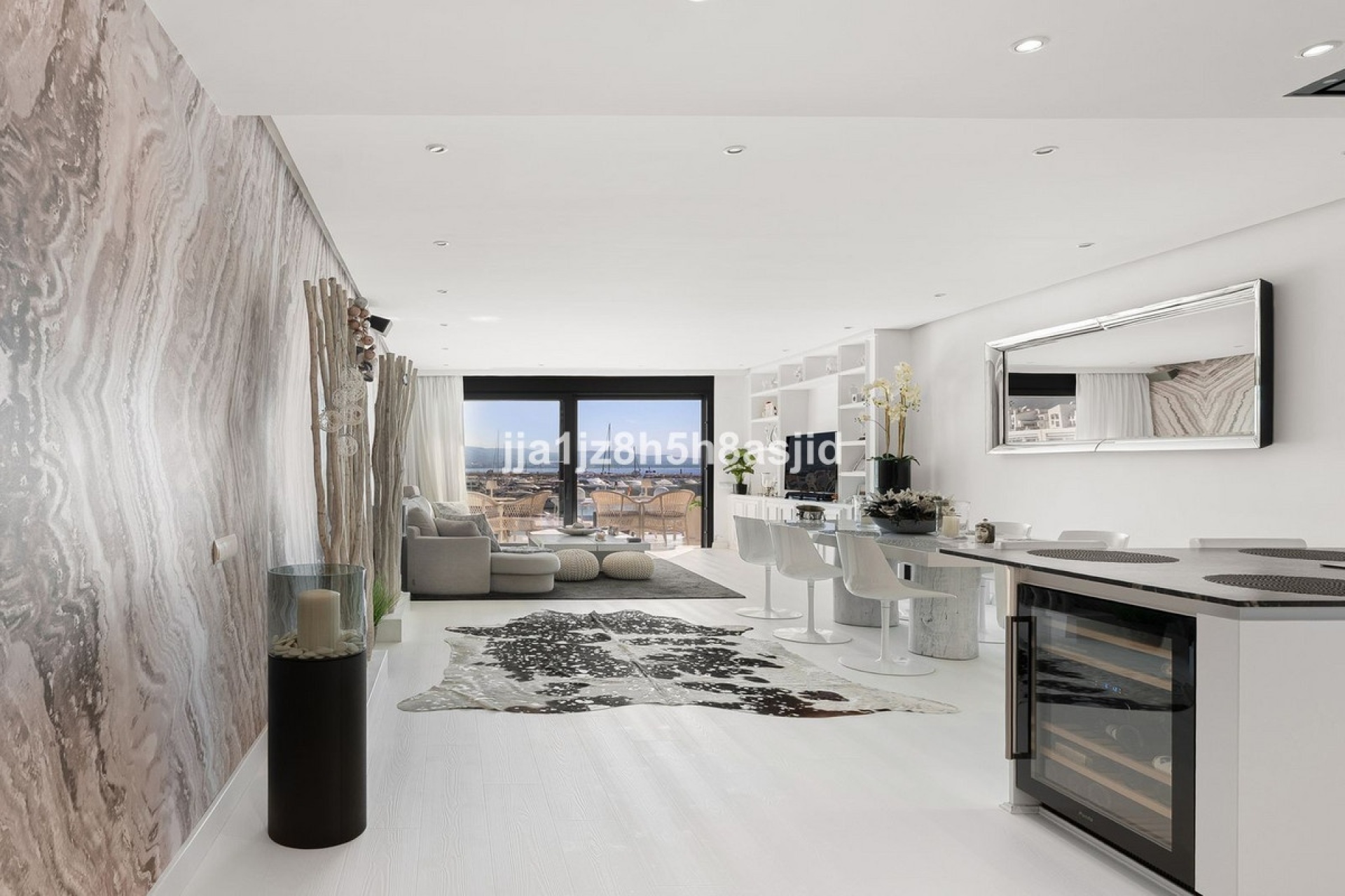 Resale - apartment - Marbella - Puerto Banús