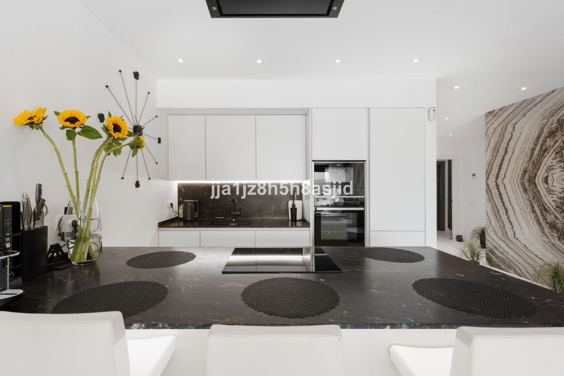 Resale - apartment - Marbella - Puerto Banús