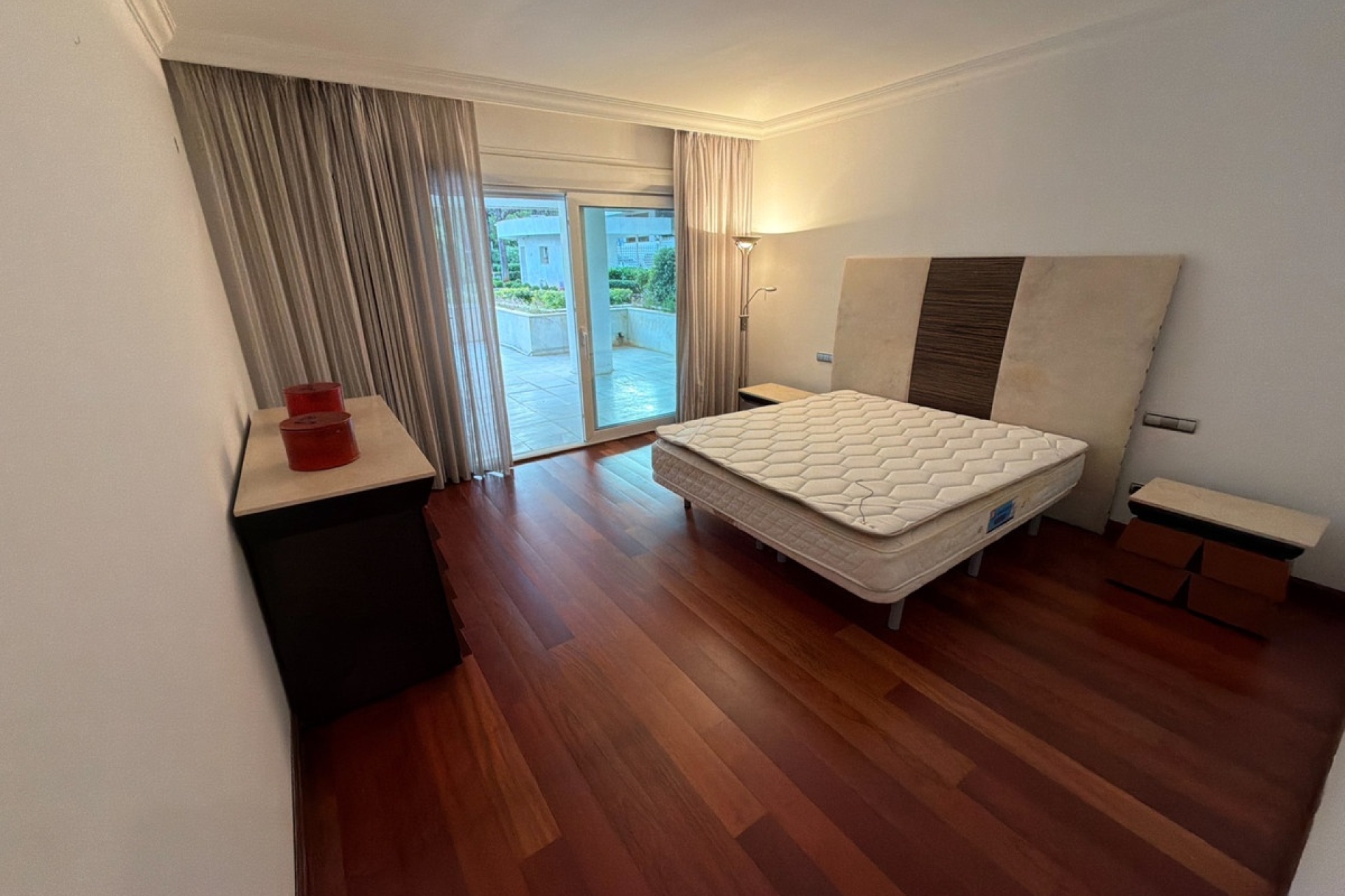Resale - apartment - Marbella - Puerto Banús