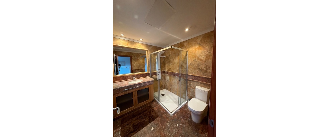 Resale - apartment - Marbella - Puerto Banús