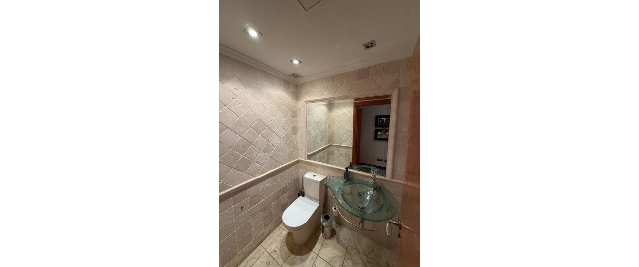 Resale - apartment - Marbella - Puerto Banús