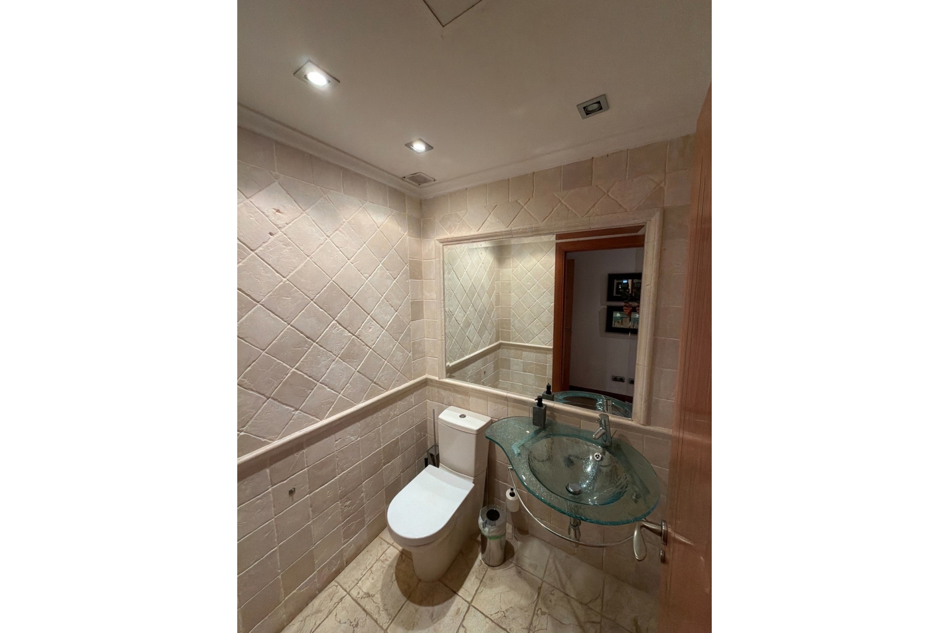 Resale - apartment - Marbella - Puerto Banús