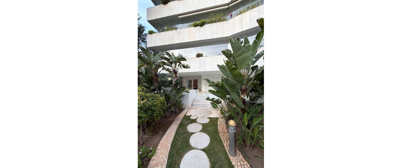 Resale - apartment - Marbella - Puerto Banús