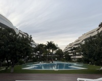 Resale - apartment - Marbella - Puerto Banús