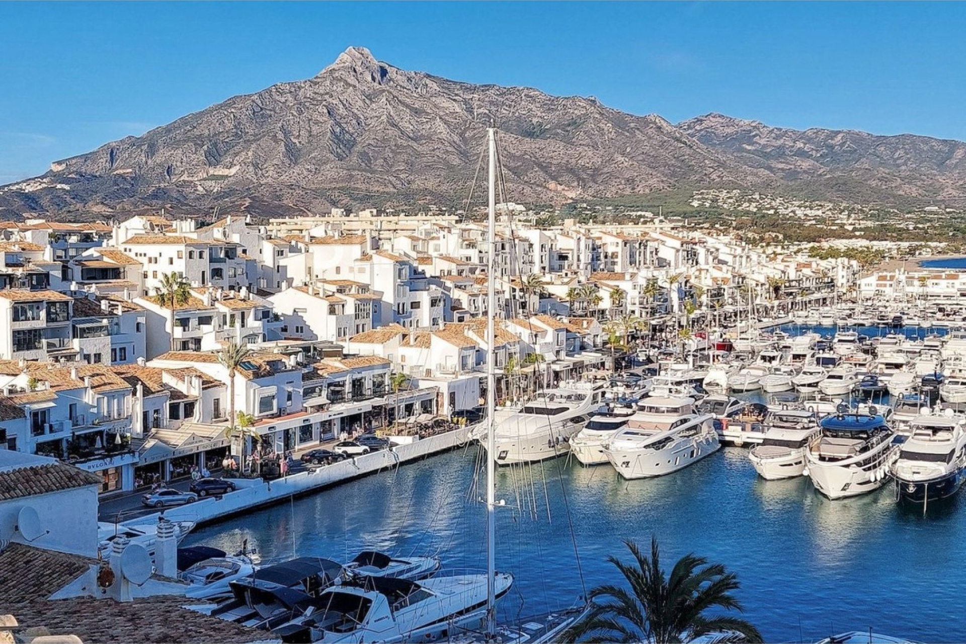 Resale - apartment - Marbella - Puerto Banús