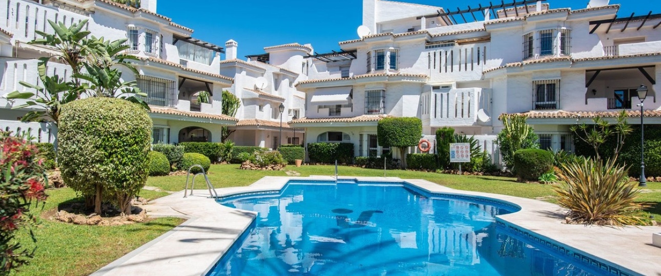 Resale - apartment - Marbella - Puerto Banús