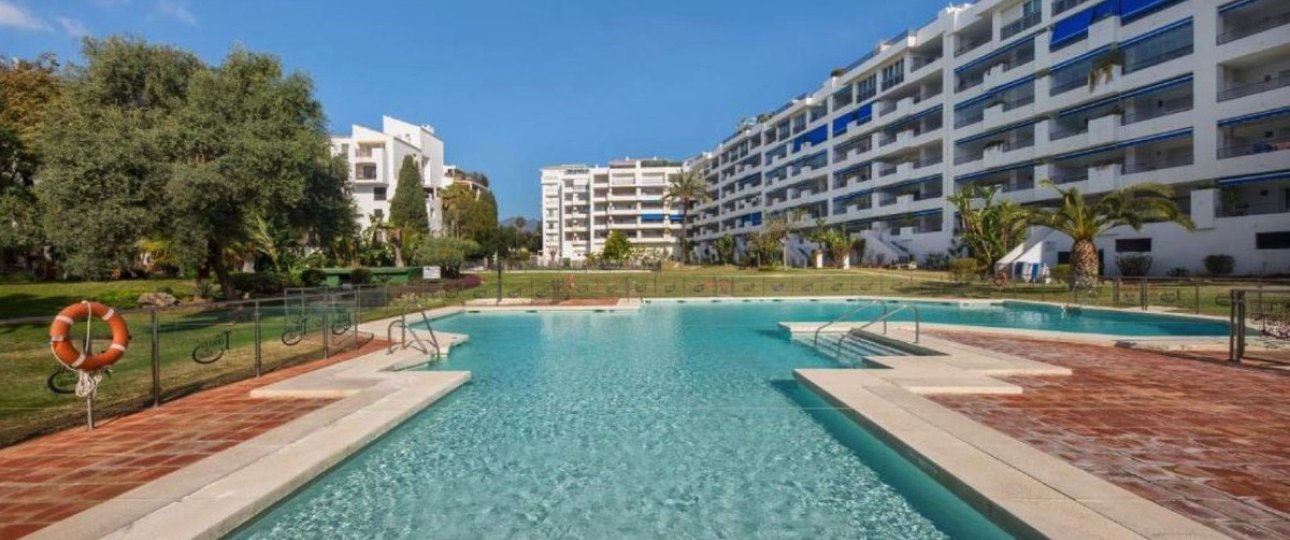 Resale - apartment - Marbella - Puerto Banús
