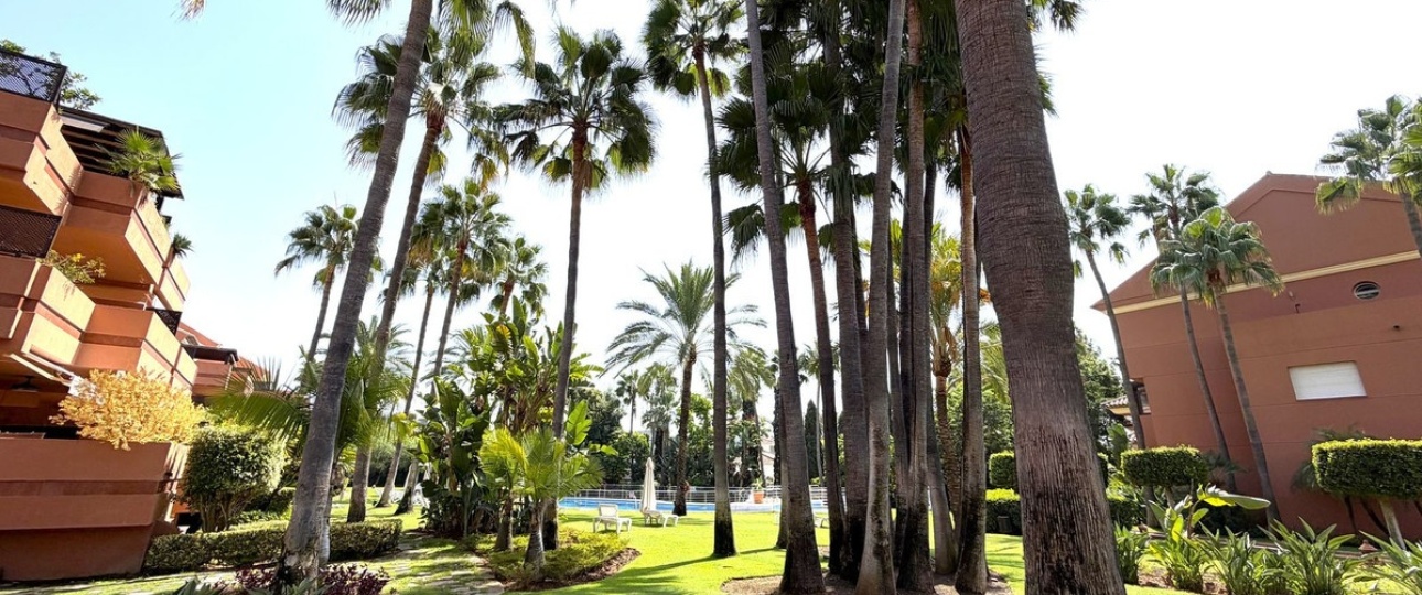 Resale - apartment - Marbella - Puerto Banús