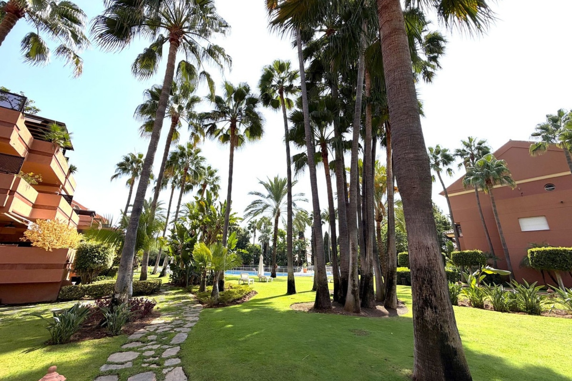 Resale - apartment - Marbella - Puerto Banús