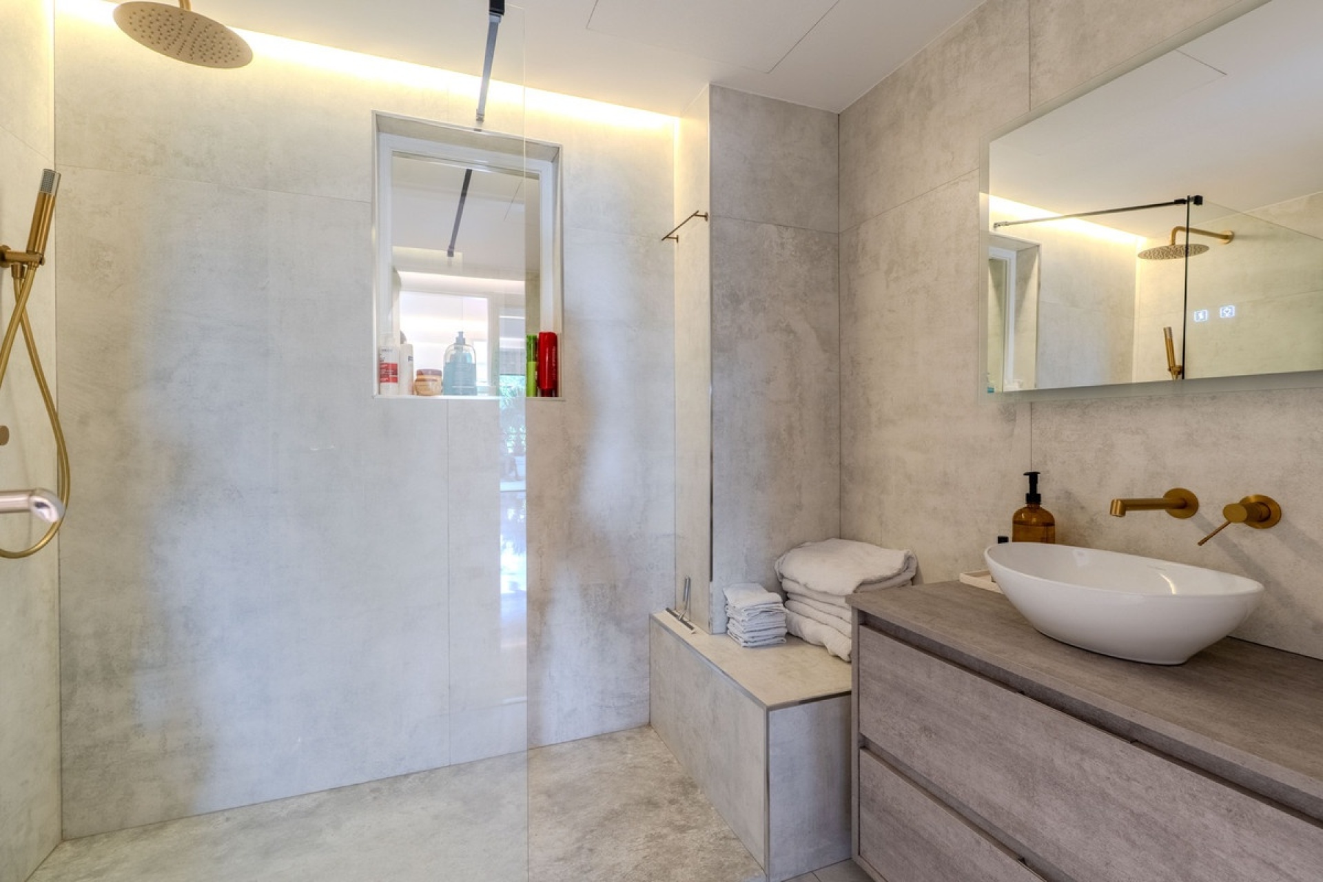 Resale - apartment - Marbella - Puerto Banús