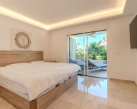 Resale - apartment - Marbella - Puerto Banús