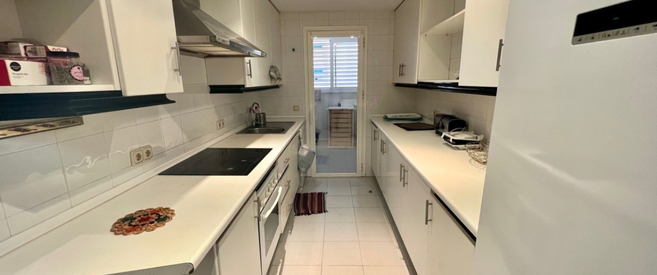 Resale - apartment - Marbella - Puerto Banús