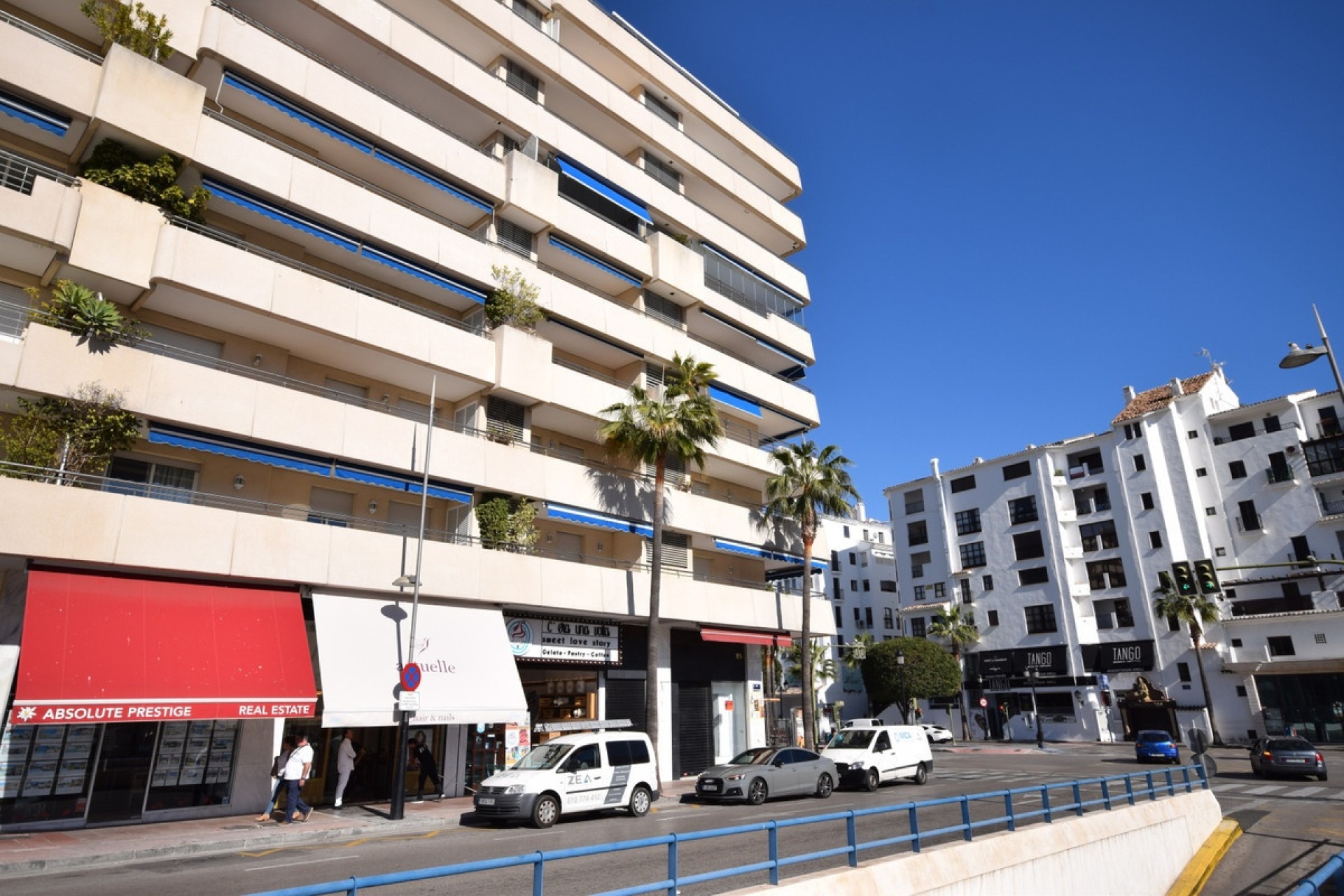 Resale - apartment - Marbella - Puerto Banús