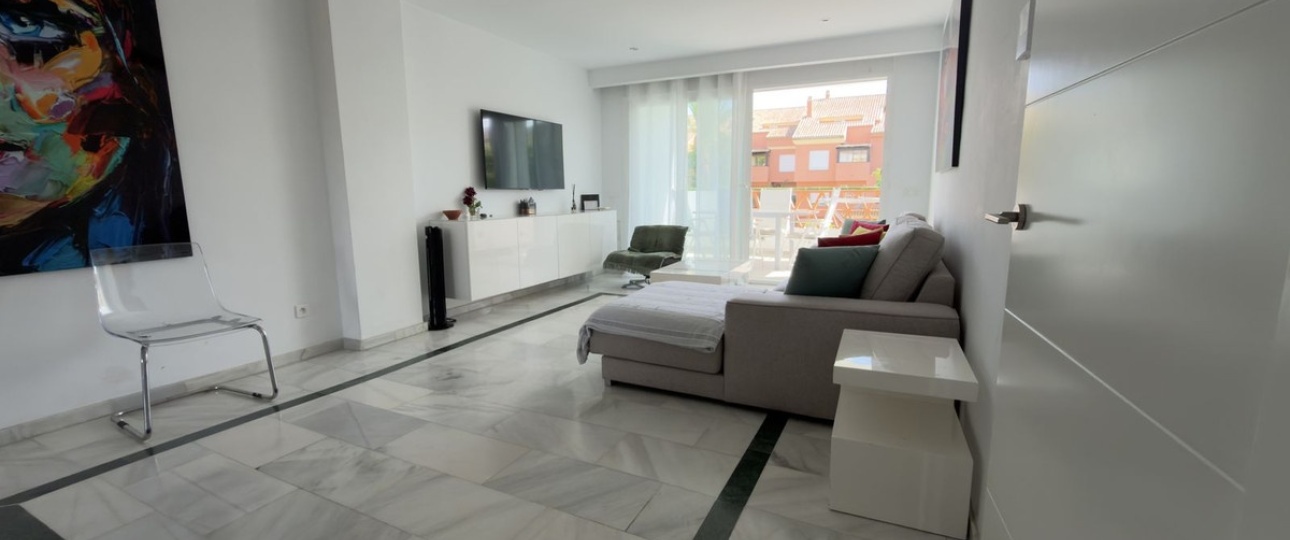 Resale - apartment - Marbella - Puerto Banús