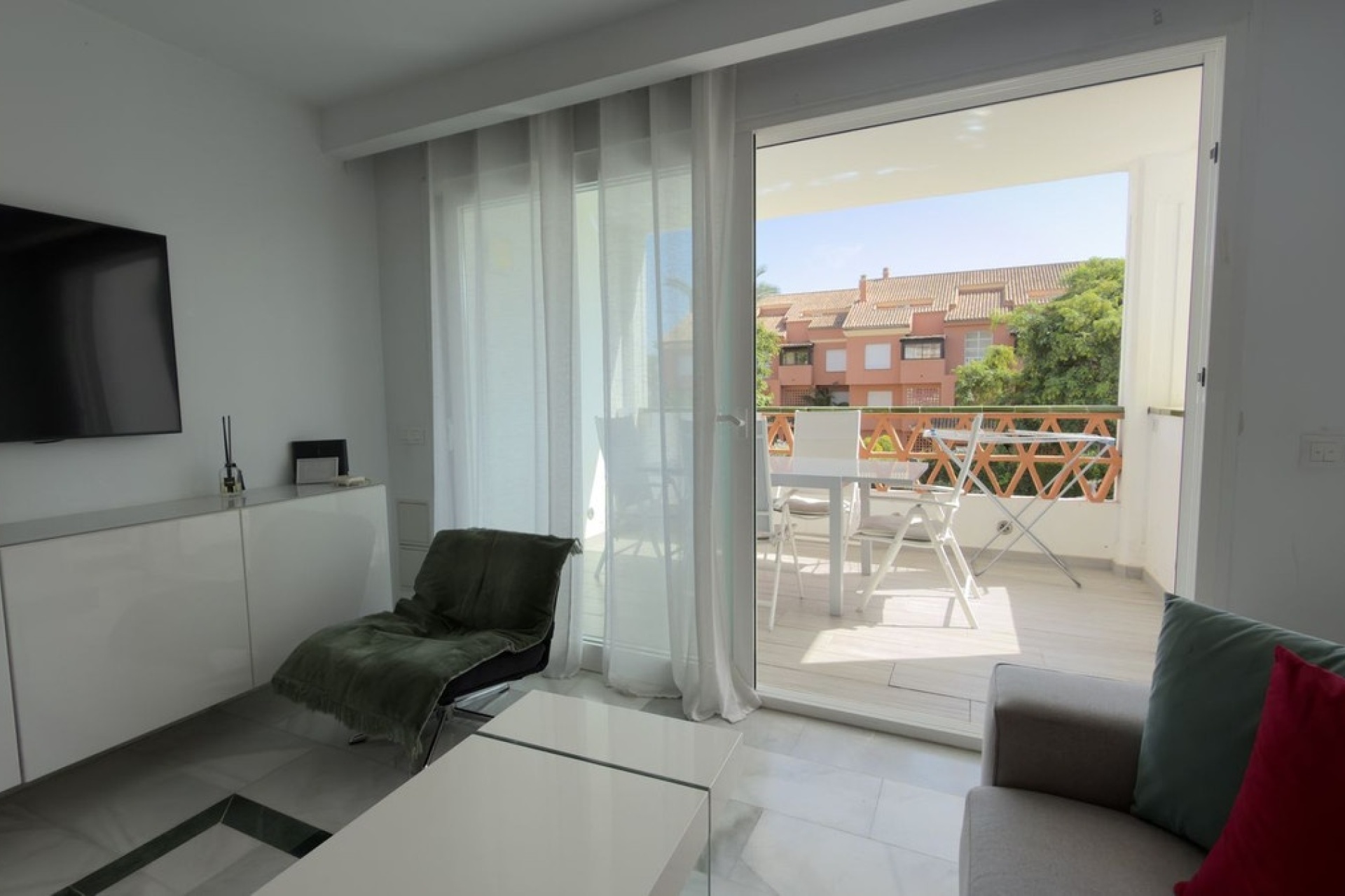 Resale - apartment - Marbella - Puerto Banús