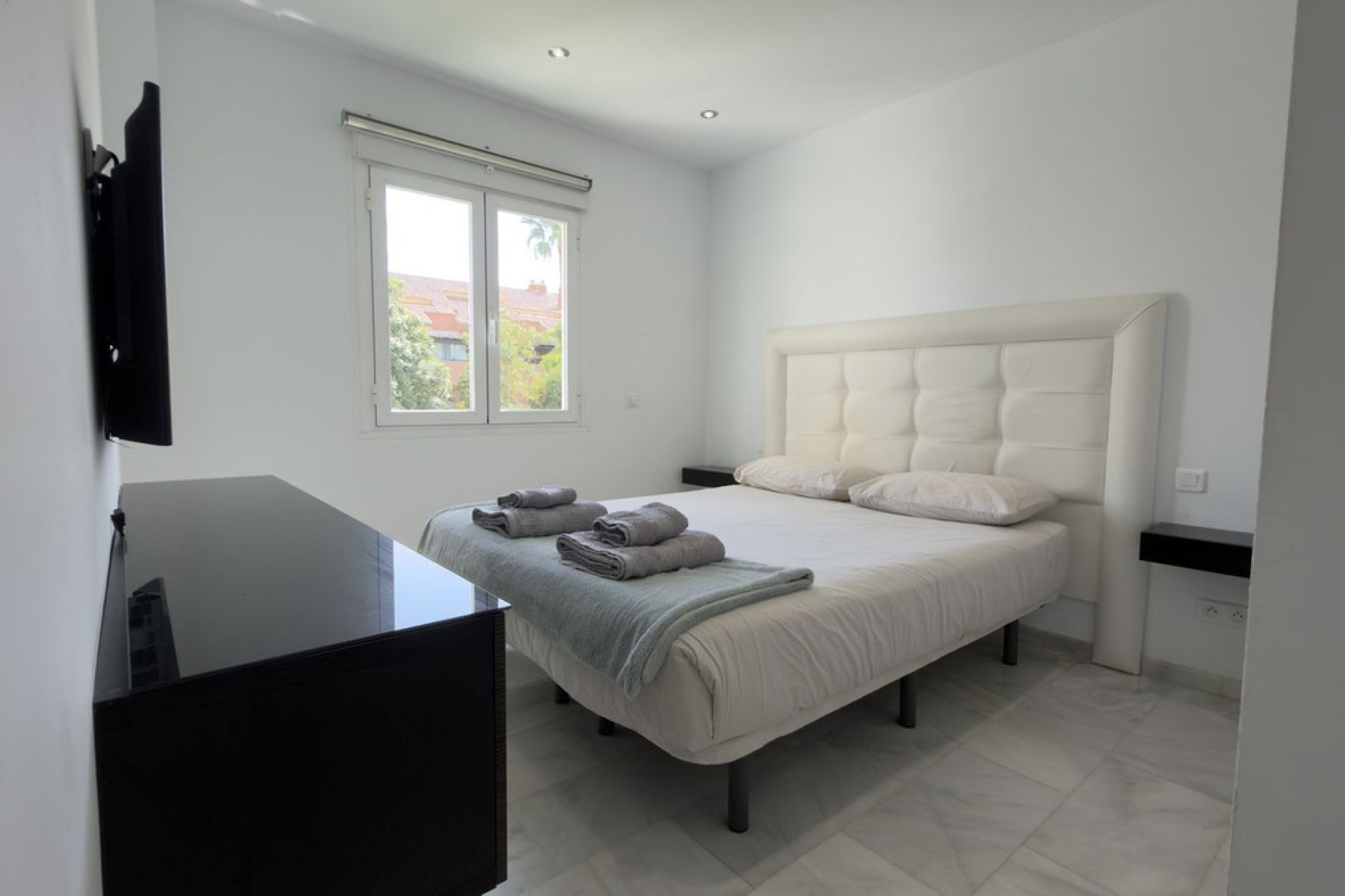 Resale - apartment - Marbella - Puerto Banús
