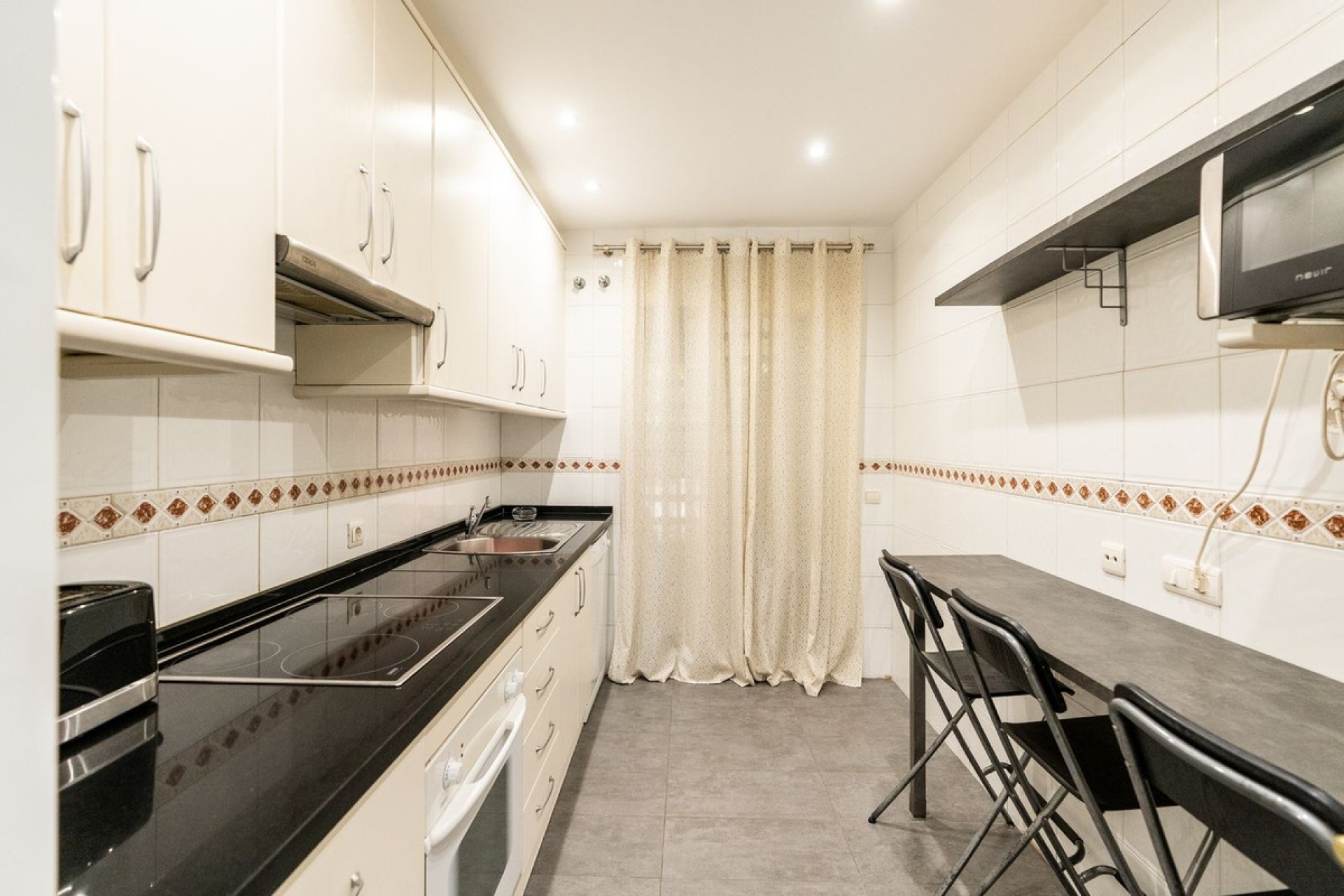 Resale - apartment - Marbella - Puerto Banús