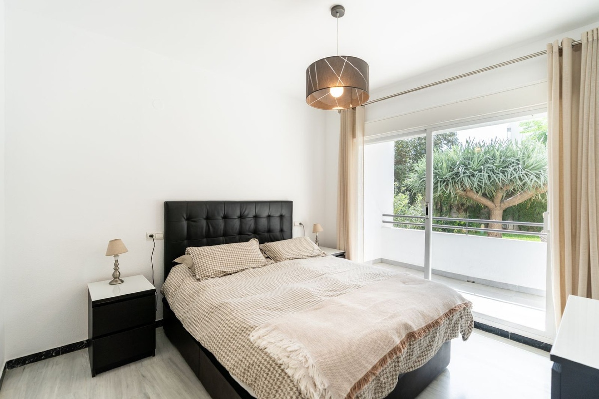 Resale - apartment - Marbella - Puerto Banús