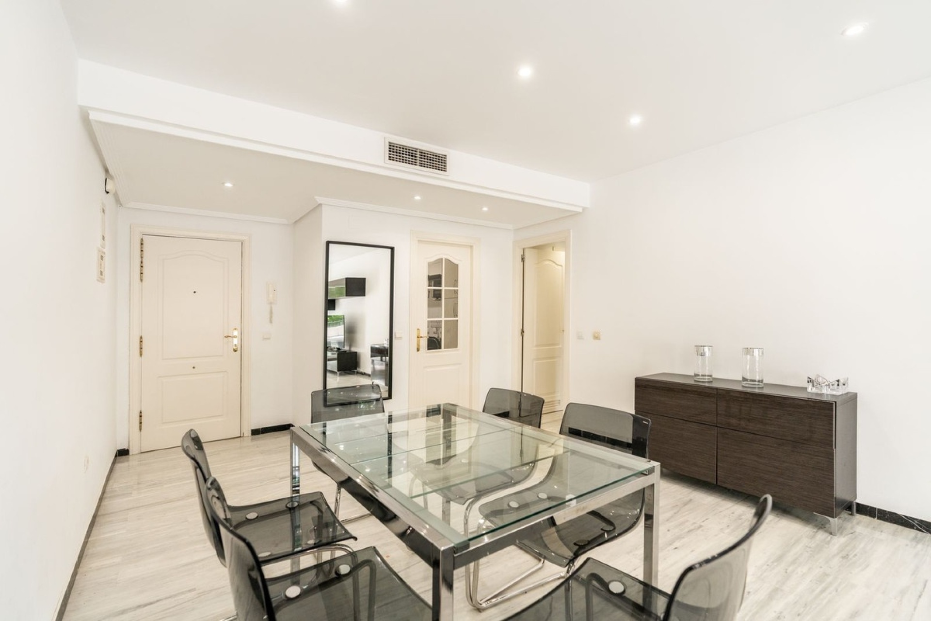 Resale - apartment - Marbella - Puerto Banús