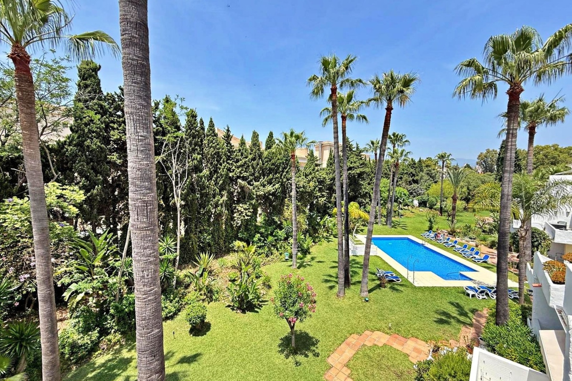 Resale - apartment - Marbella - Puerto Banús