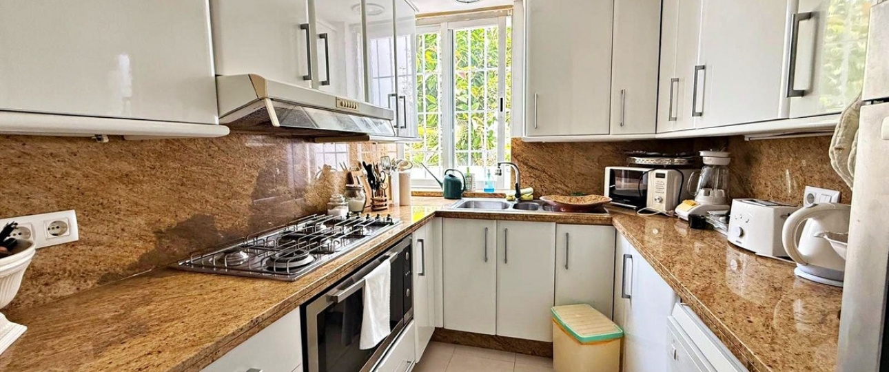 Resale - apartment - Marbella - Puerto Banús