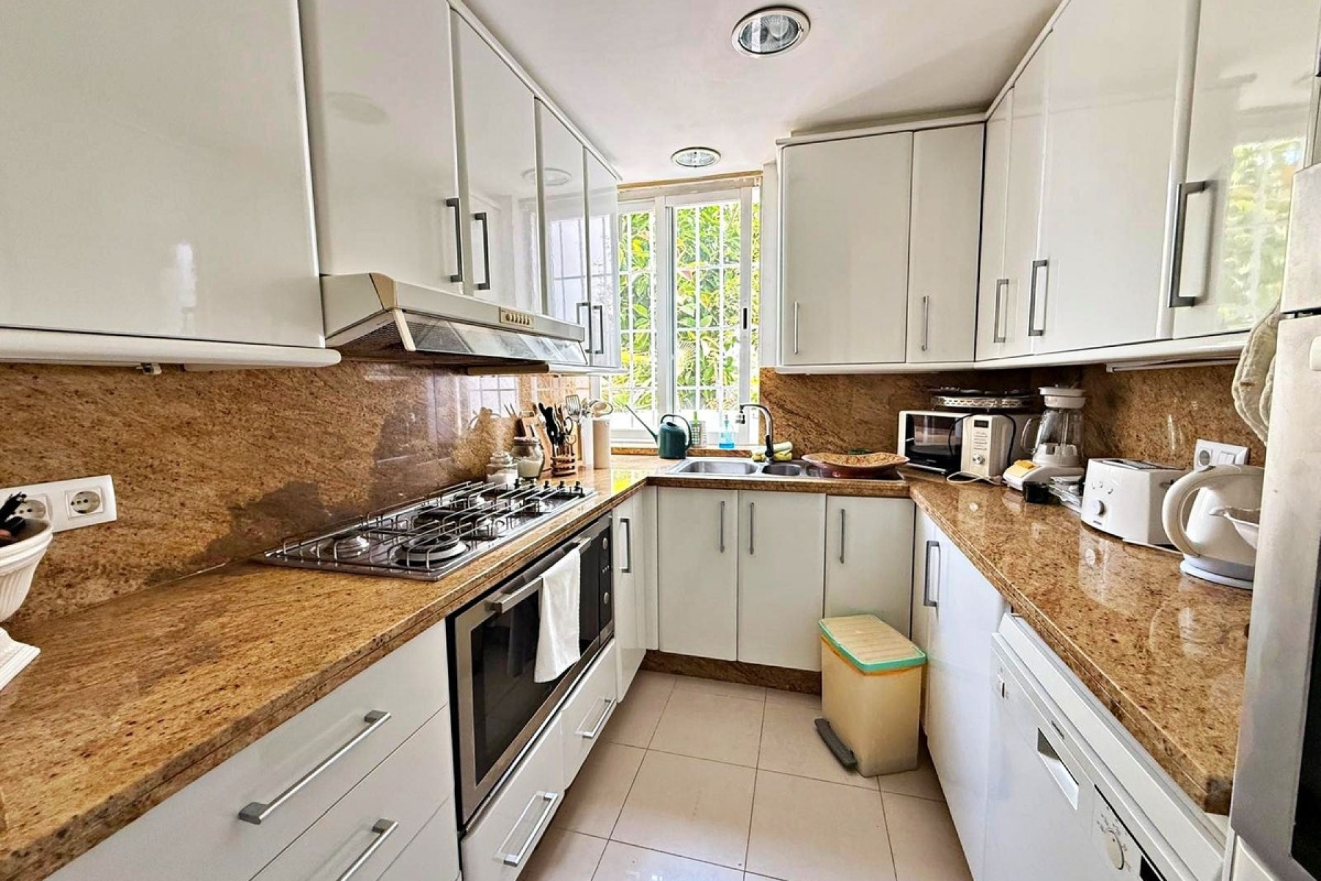 Resale - apartment - Marbella - Puerto Banús