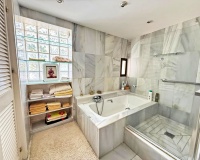 Resale - apartment - Marbella - Puerto Banús