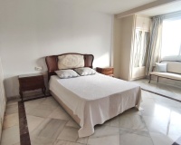 Resale - apartment - Marbella - Puerto Banús