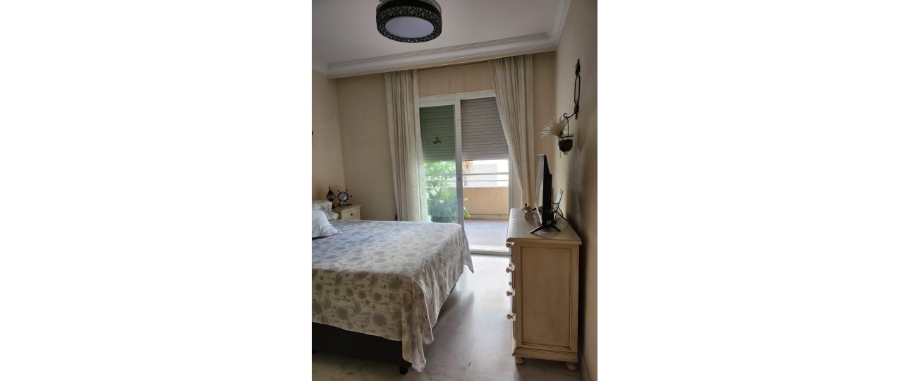 Resale - apartment - Marbella - Puerto Banús
