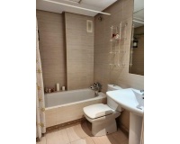 Resale - apartment - Marbella - Puerto Banús