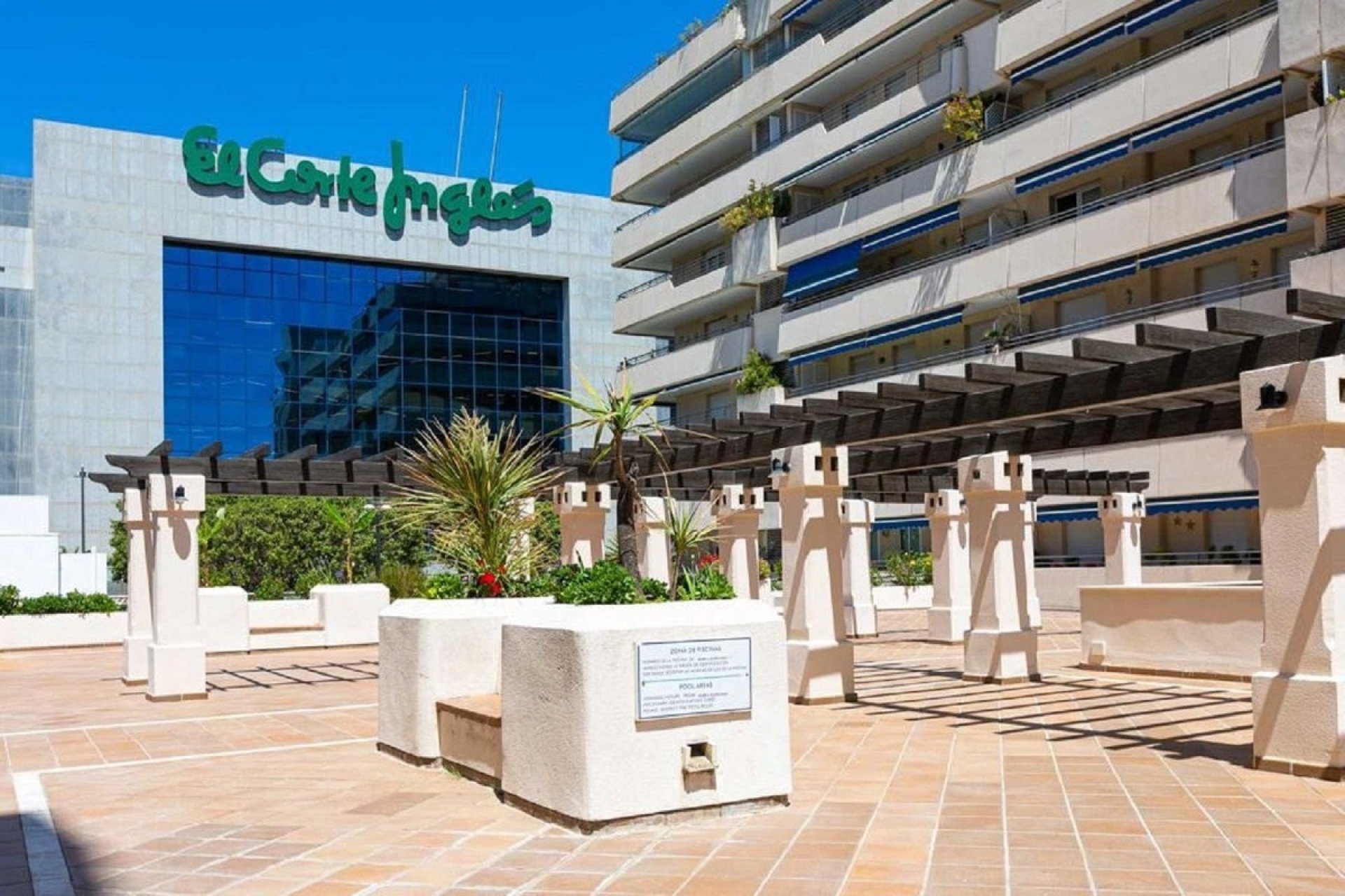 Resale - apartment - Marbella - Puerto Banús