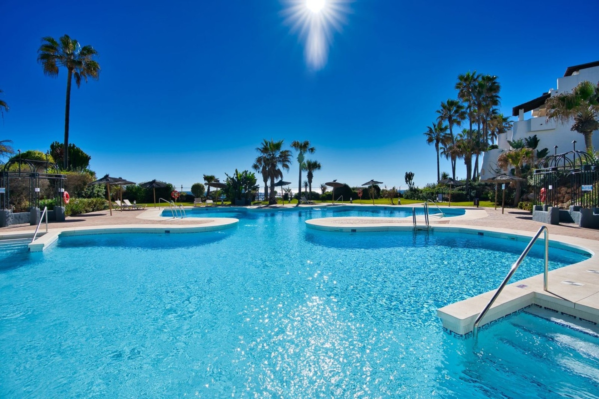Resale - apartment - Marbella - Puerto Banús