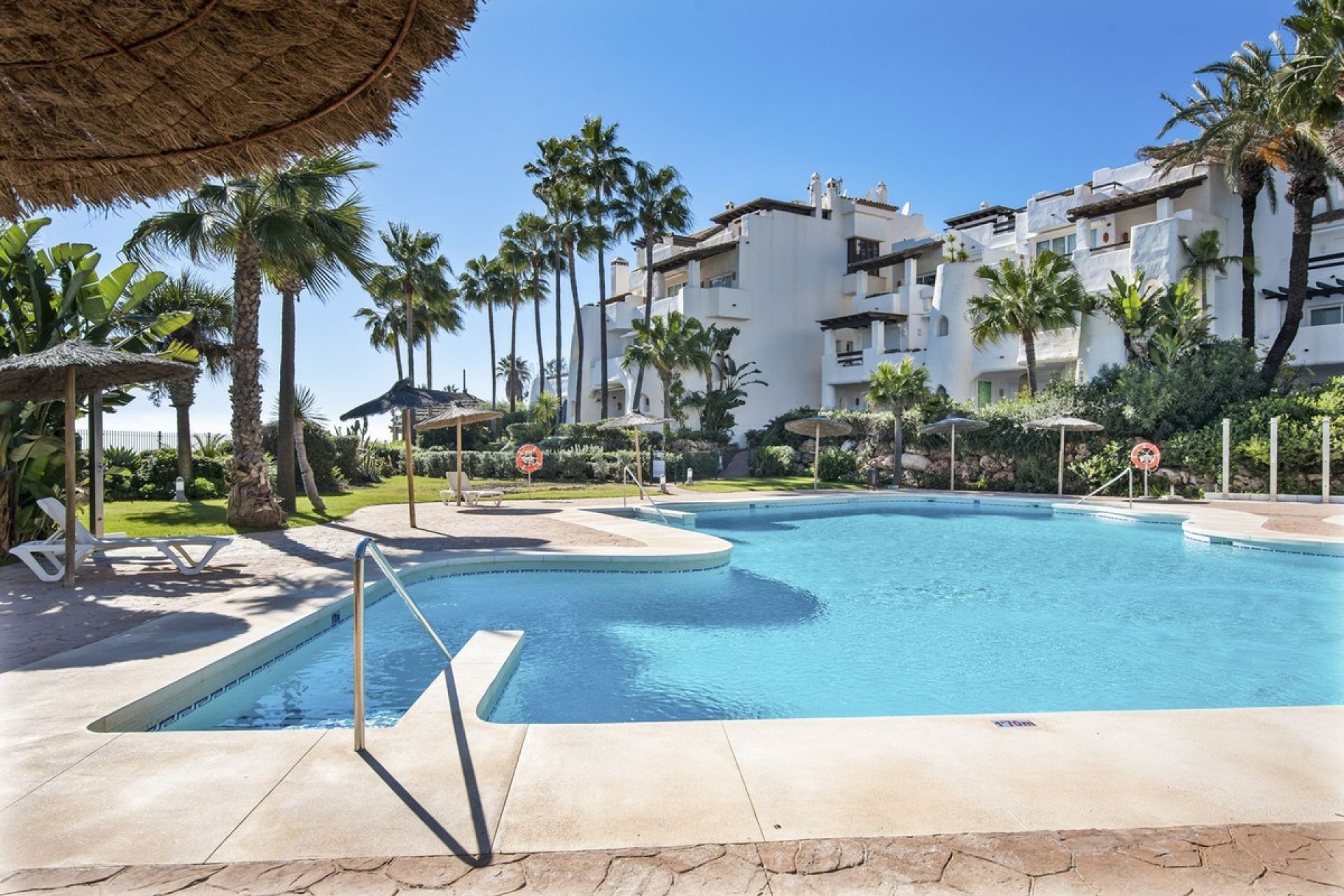 Resale - apartment - Marbella - Puerto Banús