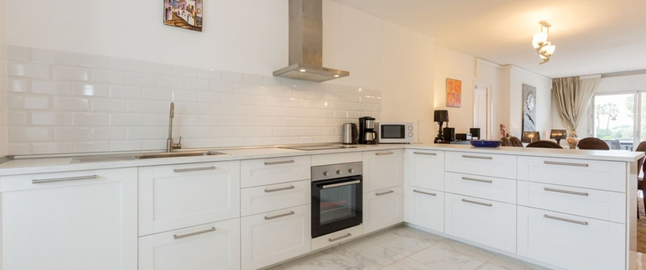 Resale - apartment - Marbella - Puerto Banús