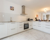 Resale - apartment - Marbella - Puerto Banús