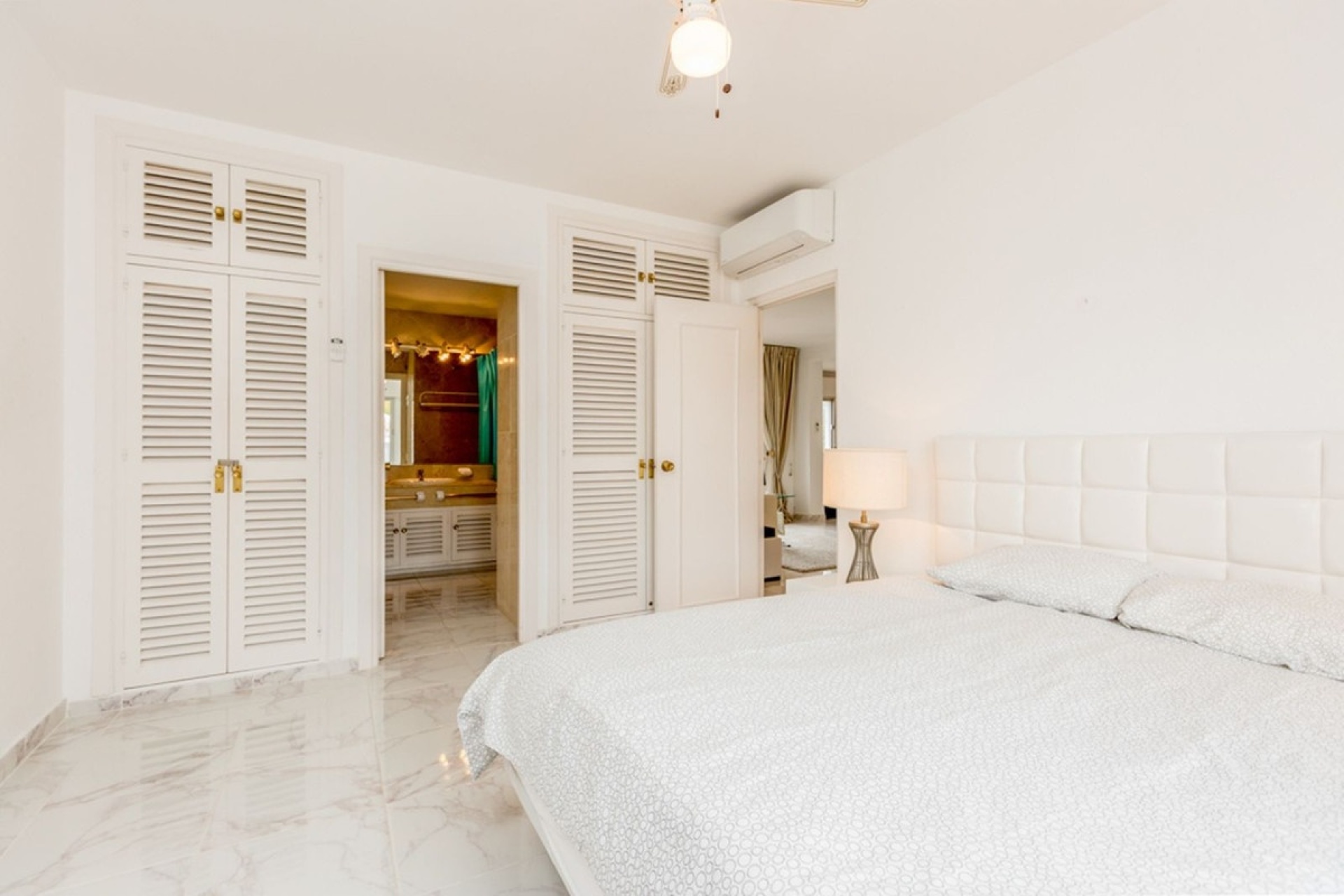 Resale - apartment - Marbella - Puerto Banús