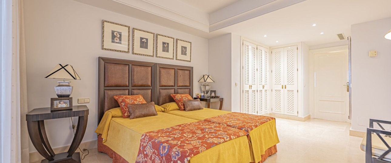 Resale - apartment - Marbella - Puerto Banús