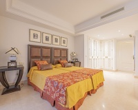 Resale - apartment - Marbella - Puerto Banús