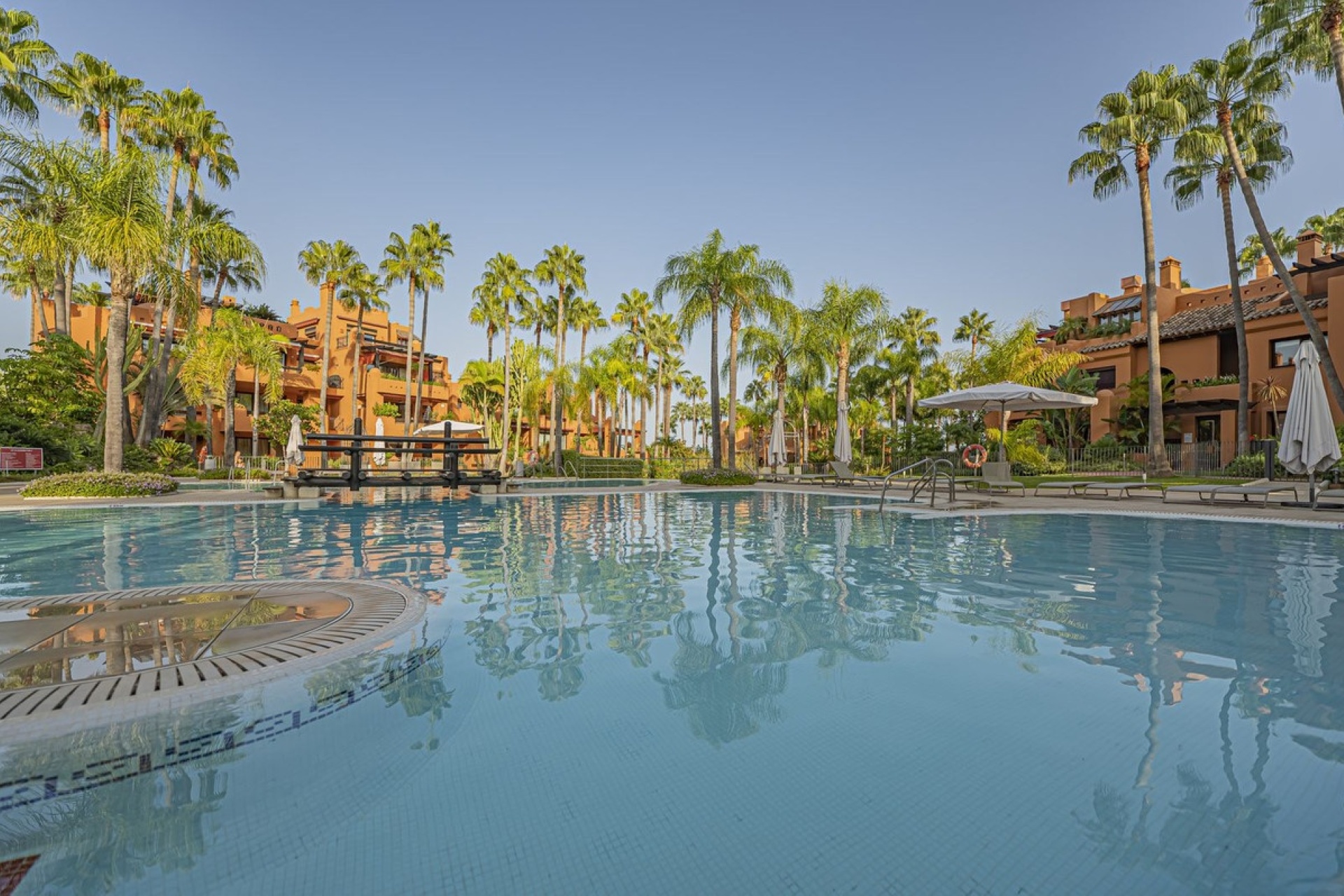 Resale - apartment - Marbella - Puerto Banús
