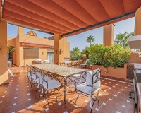Resale - apartment - Marbella - Puerto Banús
