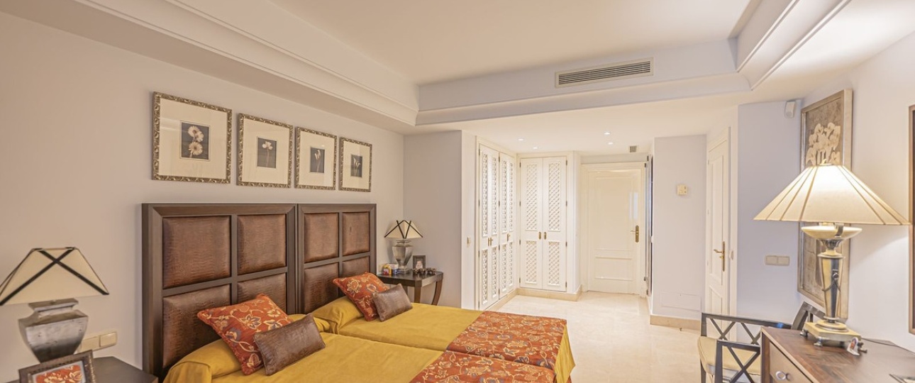 Resale - apartment - Marbella - Puerto Banús