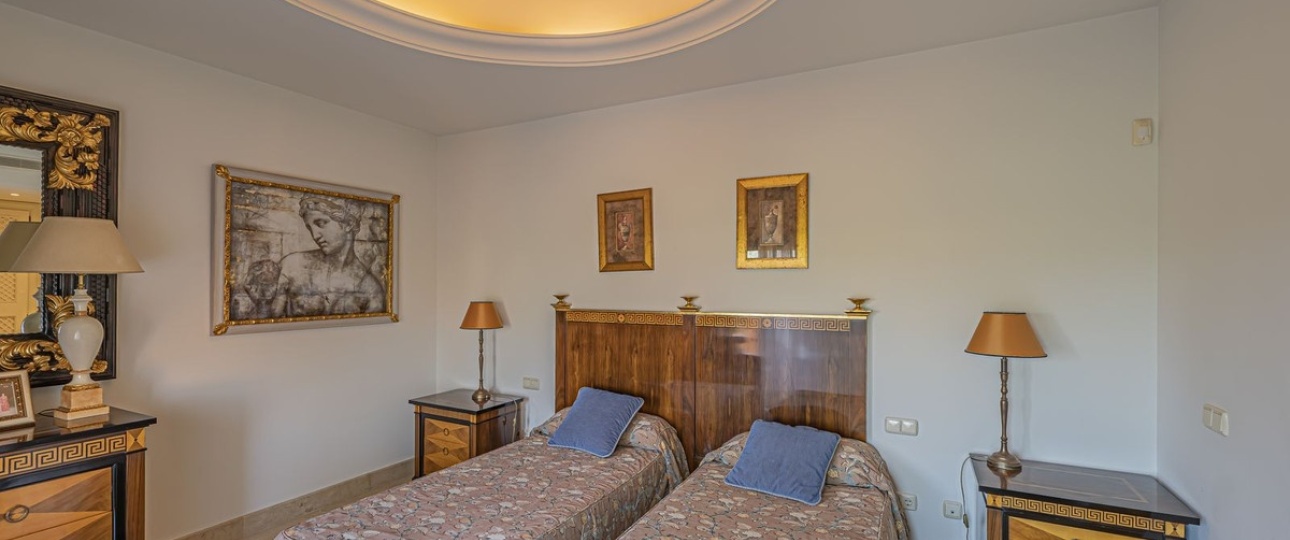 Resale - apartment - Marbella - Puerto Banús