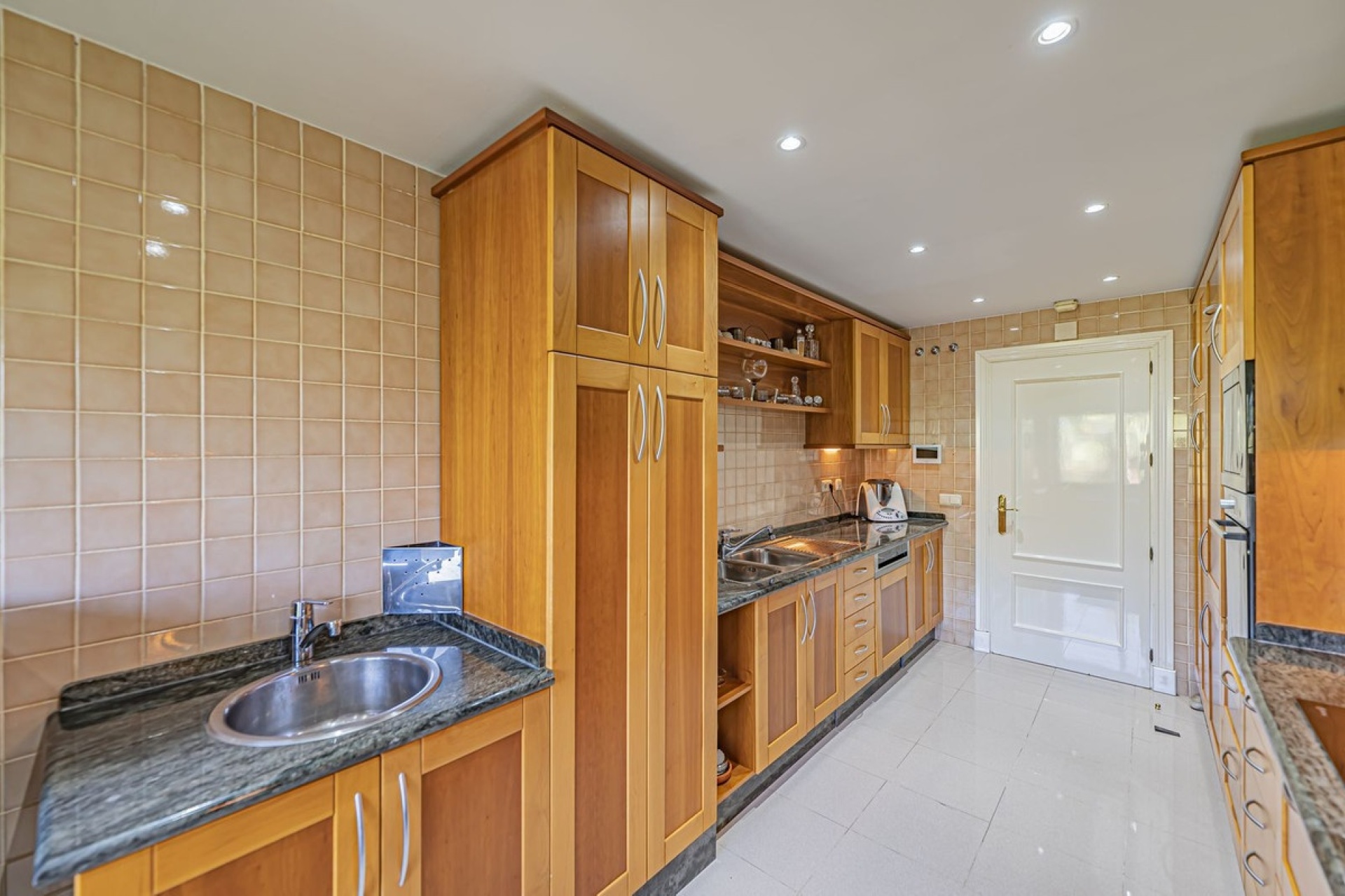 Resale - apartment - Marbella - Puerto Banús