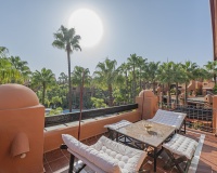Resale - apartment - Marbella - Puerto Banús
